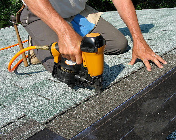 Best Roof Gutter Cleaning  in Lake Shore, WA